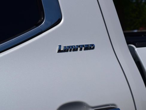 Used 2022 Toyota Tundra Limited w/ Power Package RWD image 11