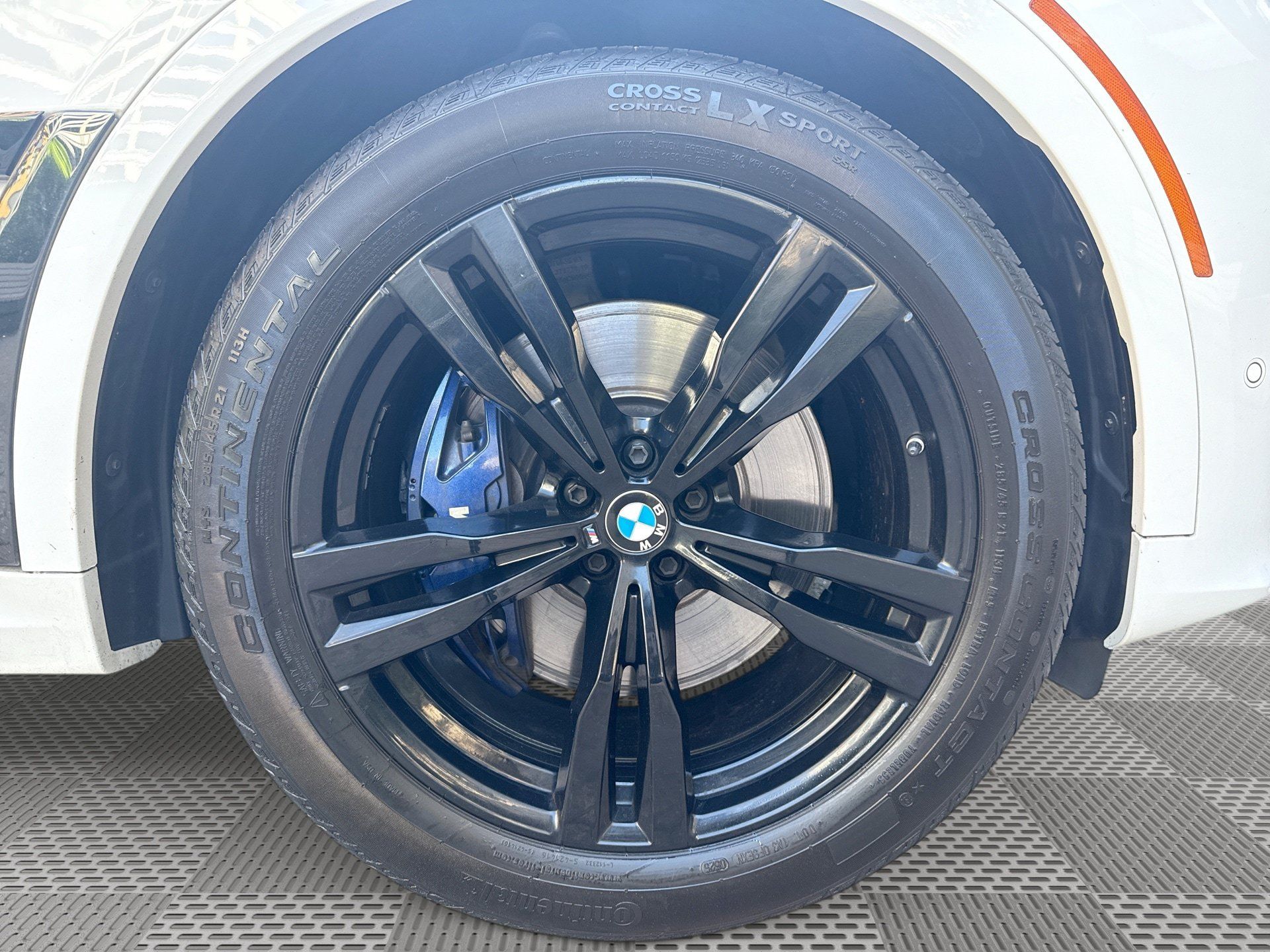 Used 2020 BMW X7 M50i AWD/4WD image 31