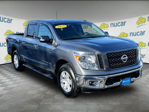 Used 2019 Nissan Titan SV w/ SV Convenience Package image 1