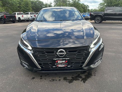 Used 2023 Nissan Altima 2.5 SV FWD image 6