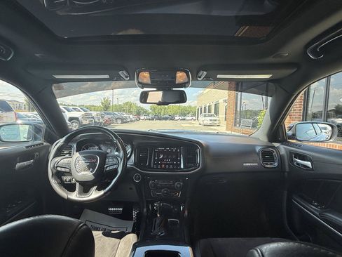 Used 2019 Dodge Charger Scat Pack w/ Dynamics Package RWD image 16