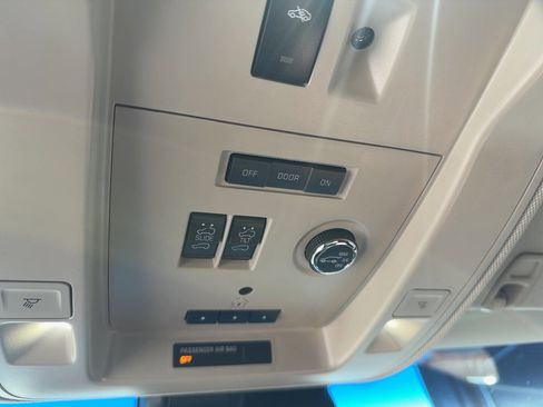 Used 2016 Cadillac Escalade Luxury AWD/4WD image 26