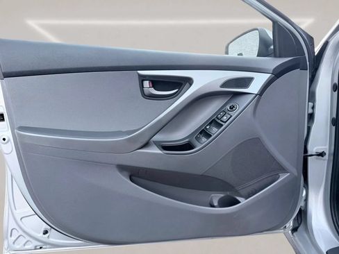 Used 2016 Hyundai Elantra SE FWD image 7