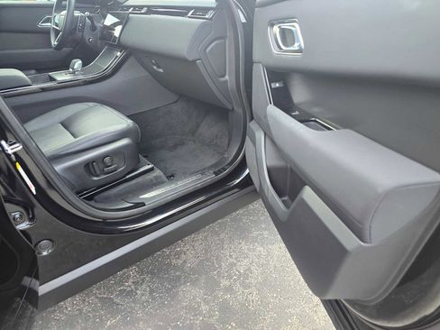 Used 2025 Land Rover Range Rover Velar Dynamic SE image 10