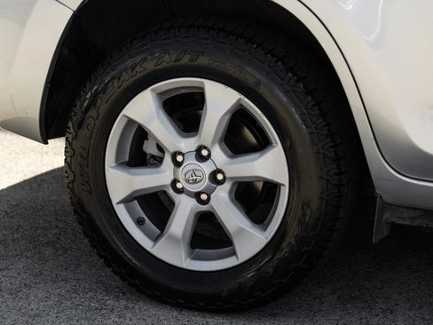 Used 2014 Toyota RAV4 EV FWD image 54