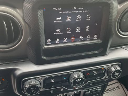 Used 2023 Jeep Gladiator Sport AWD/4WD image 27