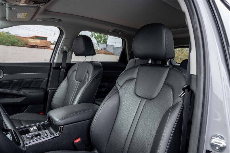 Used 2023 Kia Sorento SX FWD image 9