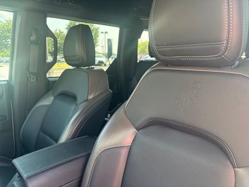 Used 2025 Ford Bronco Outer Banks AWD/4WD image 2