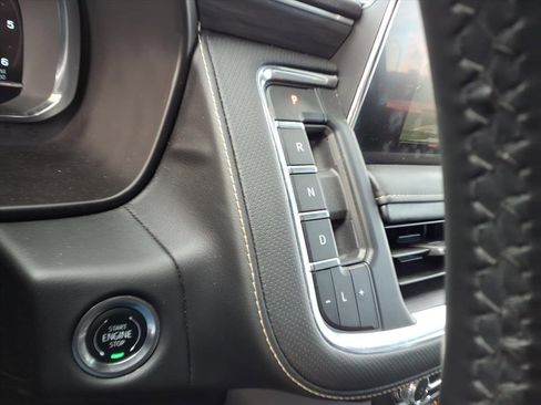 Used 2024 GMC Yukon SLT image 23