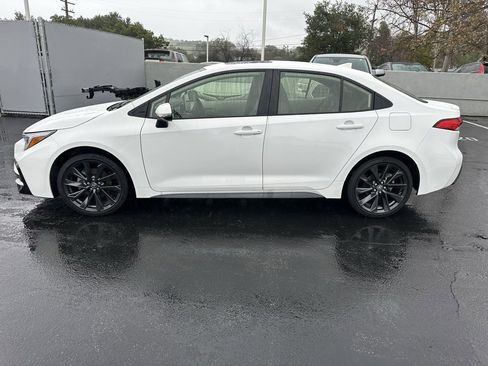 Certified 2025 Toyota Corolla SE image 2