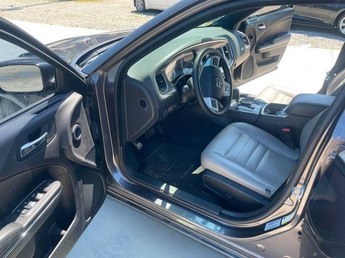 Used 2014 Dodge Charger SE RWD image 19
