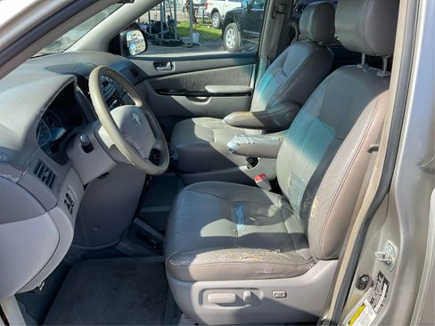 Used 2005 Toyota Sienna CE FWD image 9