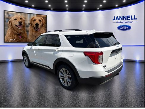 Used 2024 Ford Explorer XLT w/ Equipment Group 202A AWD/4WD image 8