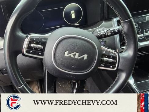 Used 2023 Kia Sorento SX AWD/4WD image 16