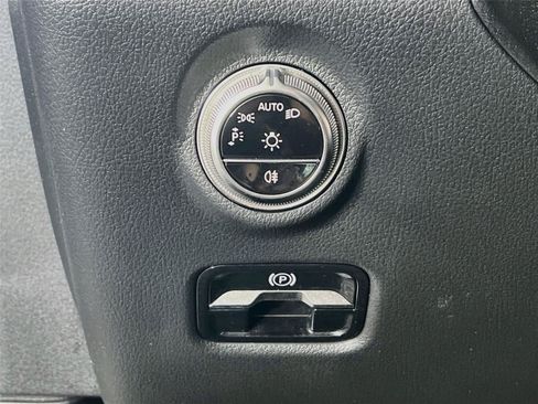 Certified 2025 Mercedes-Benz C 300 4MATIC Sedan image 11