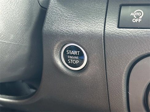 Used 2025 Nissan Frontier PRO-4X image 31