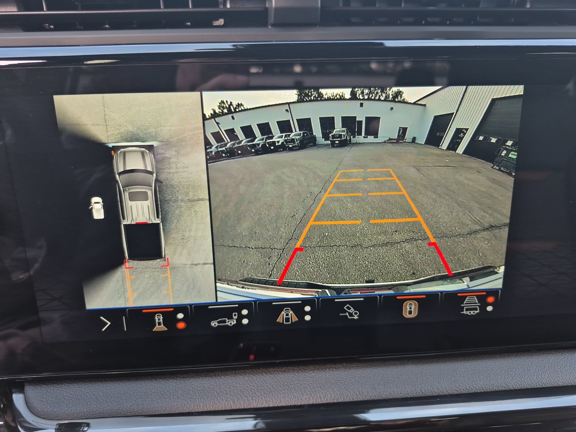 Used 2025 GMC Sierra 1500 AT4 AWD/4WD image 16