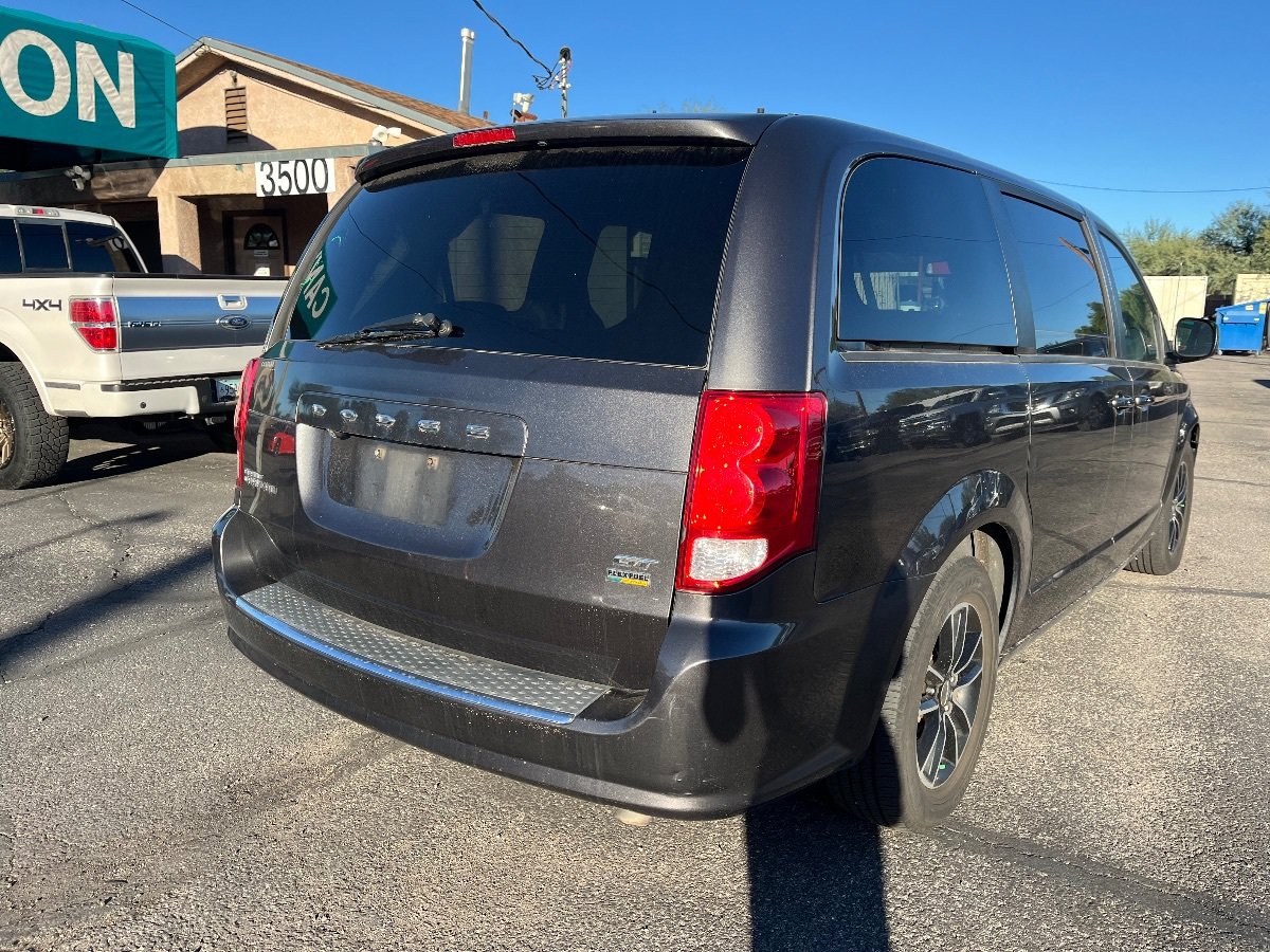 Used 2019 Dodge Grand Caravan GT FWD image 3