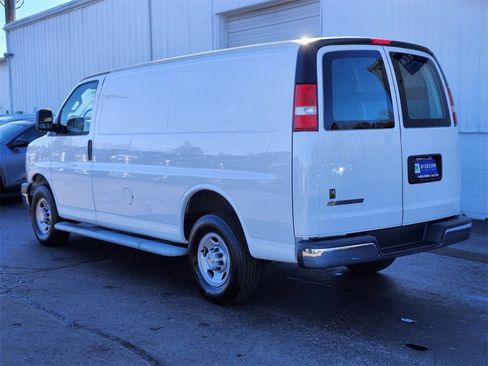 Used 2024 Chevrolet Express 2500 w/ Driver Convenience Package image 3