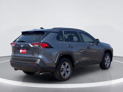 Used 2024 Toyota RAV4 XLE AWD/4WD image 6