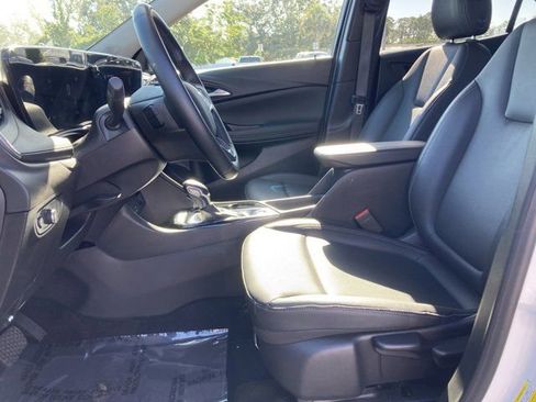 Used 2024 Buick Encore GX Sport Touring image 9