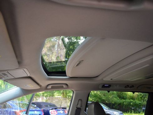 Used 2014 Honda Odyssey Touring Elite image 18