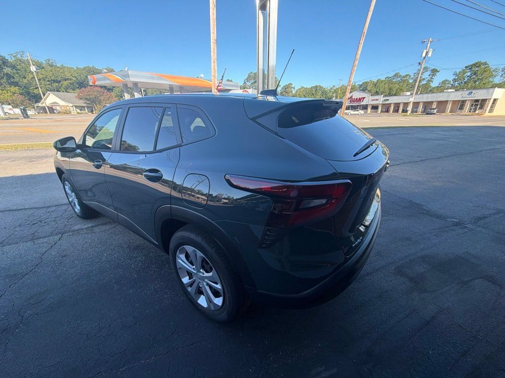 New 2026 Chevrolet Trax LS FWD image 7