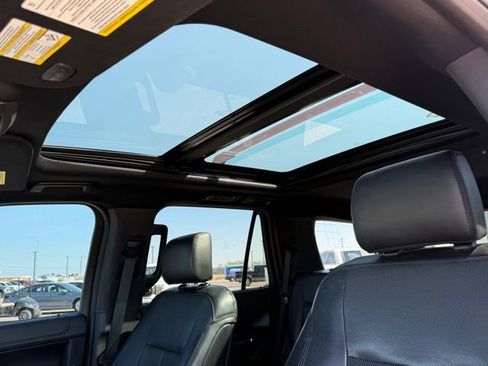 Used 2018 Ford Expedition XLT w/ Equipment Group 202A image 19