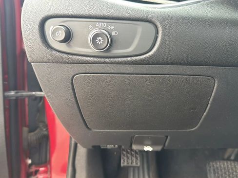 Used 2017 Chevrolet Malibu LT FWD image 57