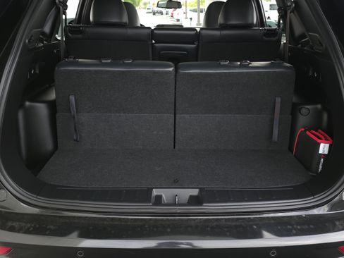 Used 2023 Mitsubishi Outlander SE image 4