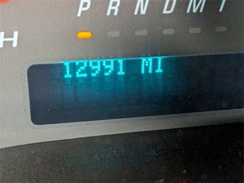 Used 2024 Chevrolet Express 2500 w/ Driver Convenience Package image 17