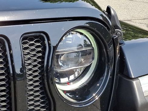 Used 2023 Jeep Wrangler Unlimited Sahara AWD/4WD image 9