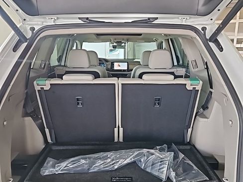 New 2026 Volkswagen Atlas SE FWD image 20