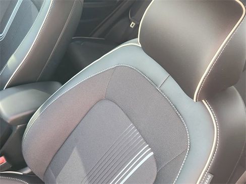 Used 2025 Hyundai Venue Limited image 24