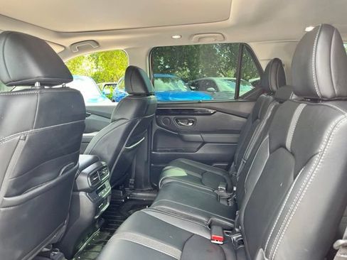 Used 2025 Honda Pilot Touring image 8