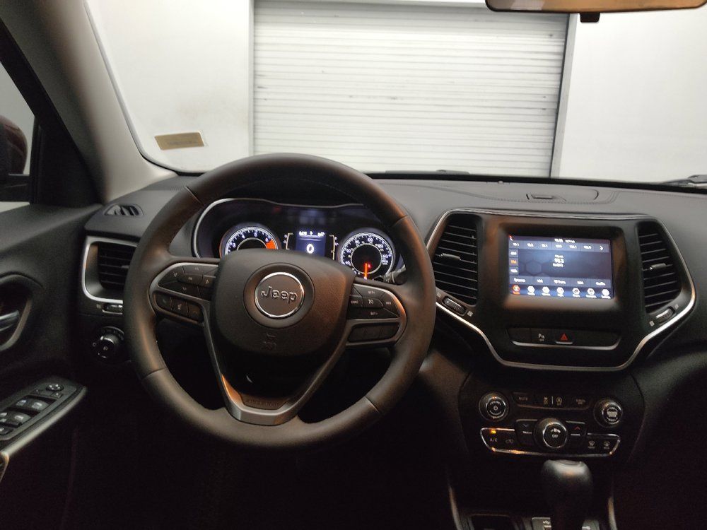 Used 2020 Jeep Cherokee Latitude Plus FWD image 22
