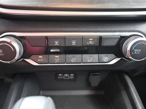 Used 2025 Nissan Altima 2.5 SV FWD image 22