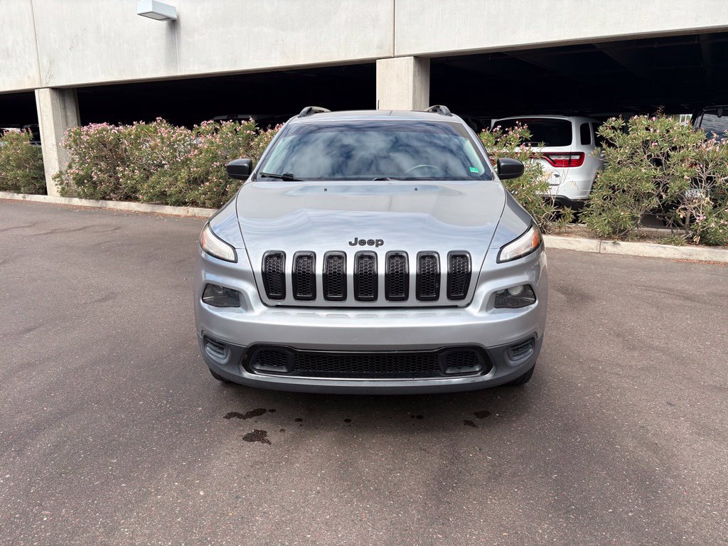 Used 2017 Jeep Cherokee Sport AWD/4WD image 3