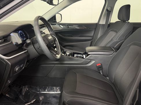 Used 2023 Jeep Grand Cherokee L Laredo w/ Luxury Tech Group I AWD/4WD image 5