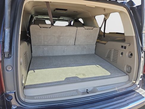 Used 2019 Chevrolet Suburban Premier AWD/4WD image 9
