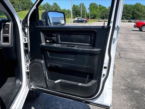 Used 2019 RAM 1500 Express AWD/4WD image 29
