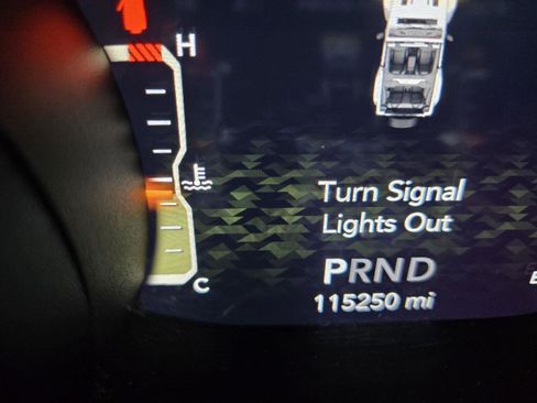 Used 2019 Jeep Wrangler Unlimited Sahara image 29