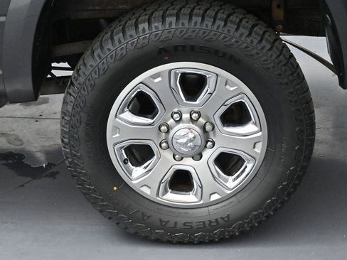 Used 2018 RAM 2500 Laramie AWD/4WD image 32