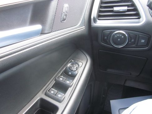 Used 2024 Ford Edge SEL AWD/4WD image 17