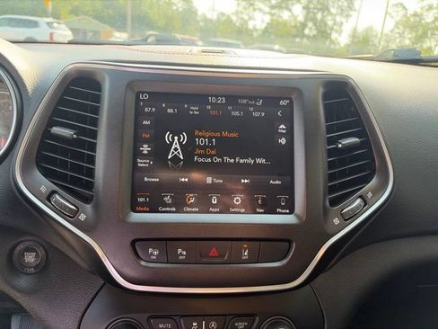 Used 2020 Jeep Cherokee Trailhawk AWD/4WD image 11