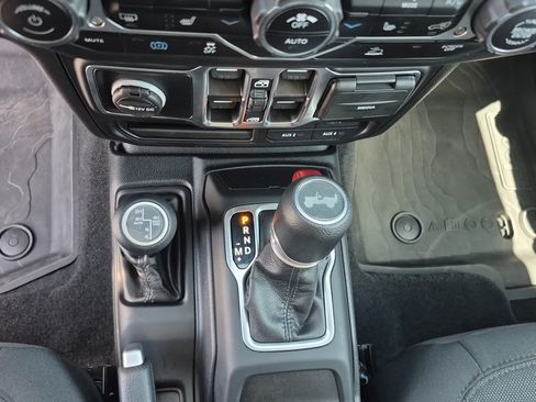 Used 2023 Jeep Wrangler Unlimited w/ Cold Weather Group AWD/4WD image 28