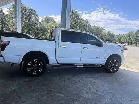 Used 2024 Nissan Titan Platinum Reserve w/ Moonroof Package AWD/4WD image 23