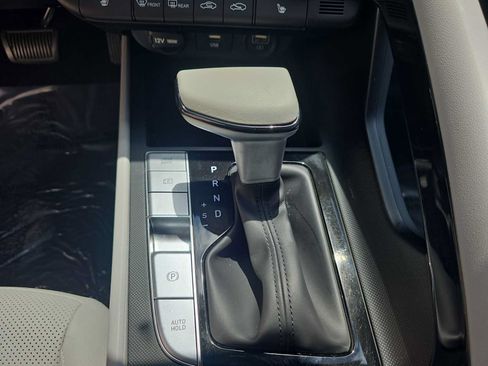 Used 2023 Hyundai Elantra Limited FWD image 19