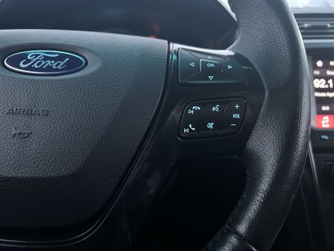 Used 2017 Ford Explorer XLT w/ Equipment Group 202A image 19