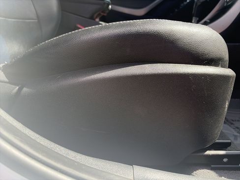 Used 2013 Hyundai Elantra Limited w/ Technology Pkg FWD image 30